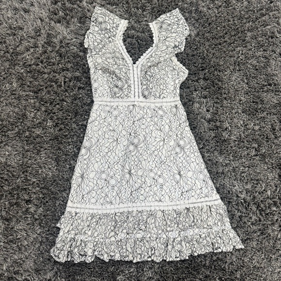 Endless Rose Flutter Sleeve Lace Dress in White/Black, Size M - Picture 1 of 9